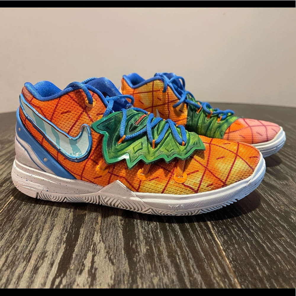 *Exclusive* Nike Spongebob Squarepants x Kyrie 5 Size 3y (Pineapple house)